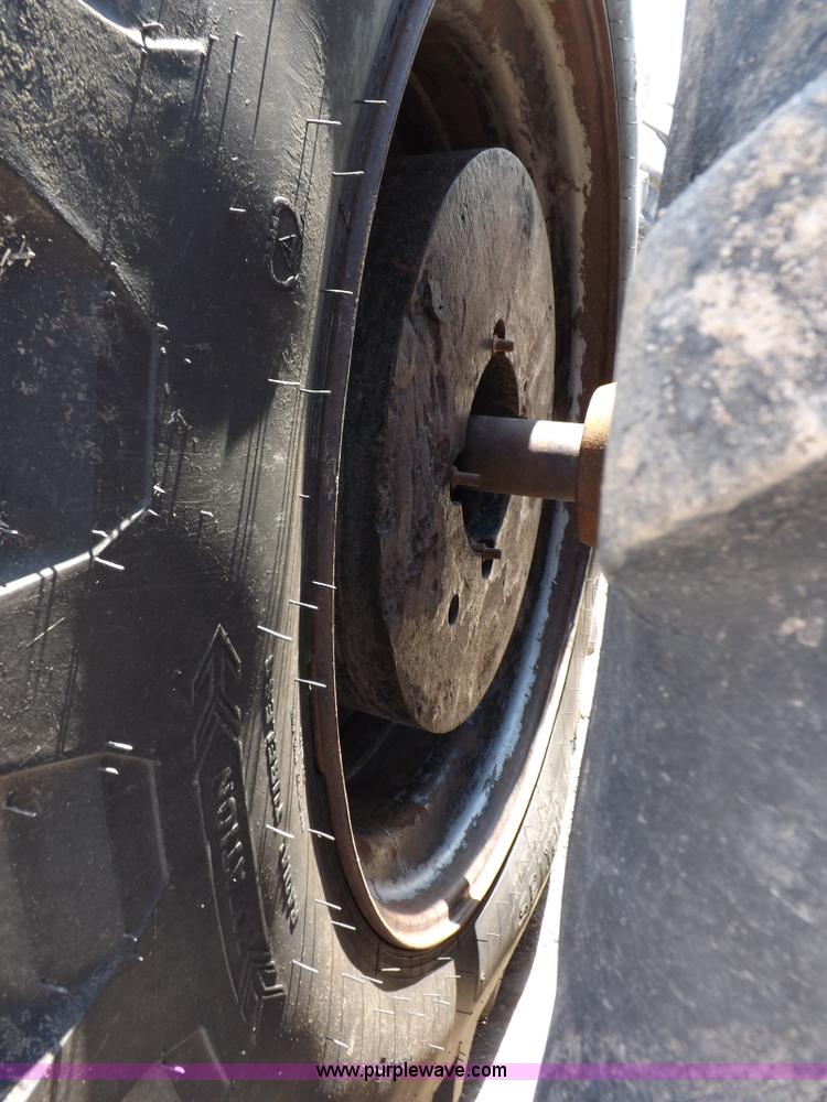 image for item H1802 1992 Case IH 7150 MFWD tractor