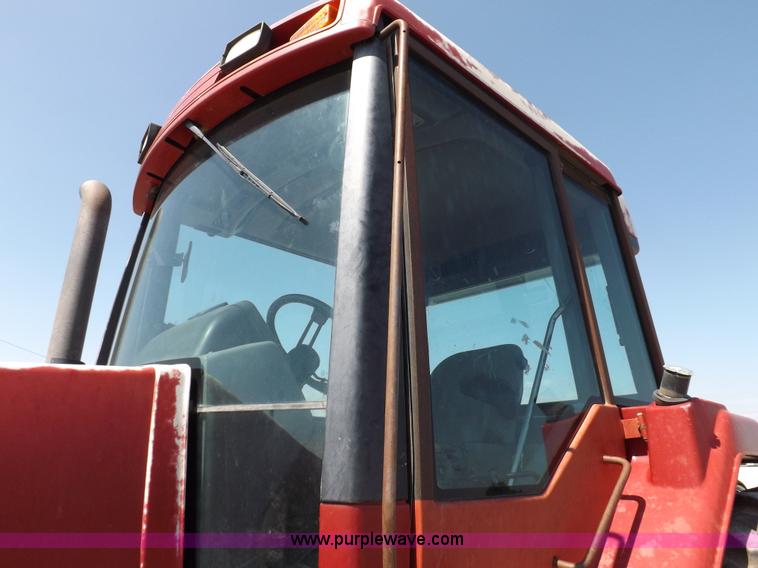 image for item H1802 1992 Case IH 7150 MFWD tractor