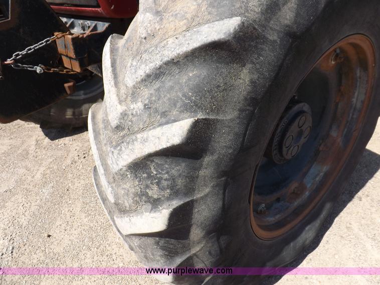 image for item H1802 1992 Case IH 7150 MFWD tractor