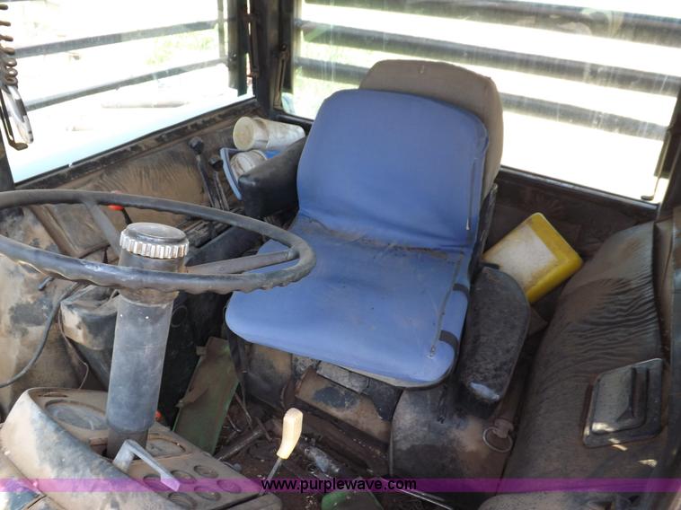 image for item H1805 1975 John Deere 4630 tractor