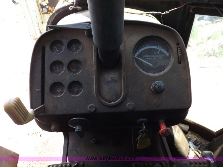 image for item H1805 1975 John Deere 4630 tractor