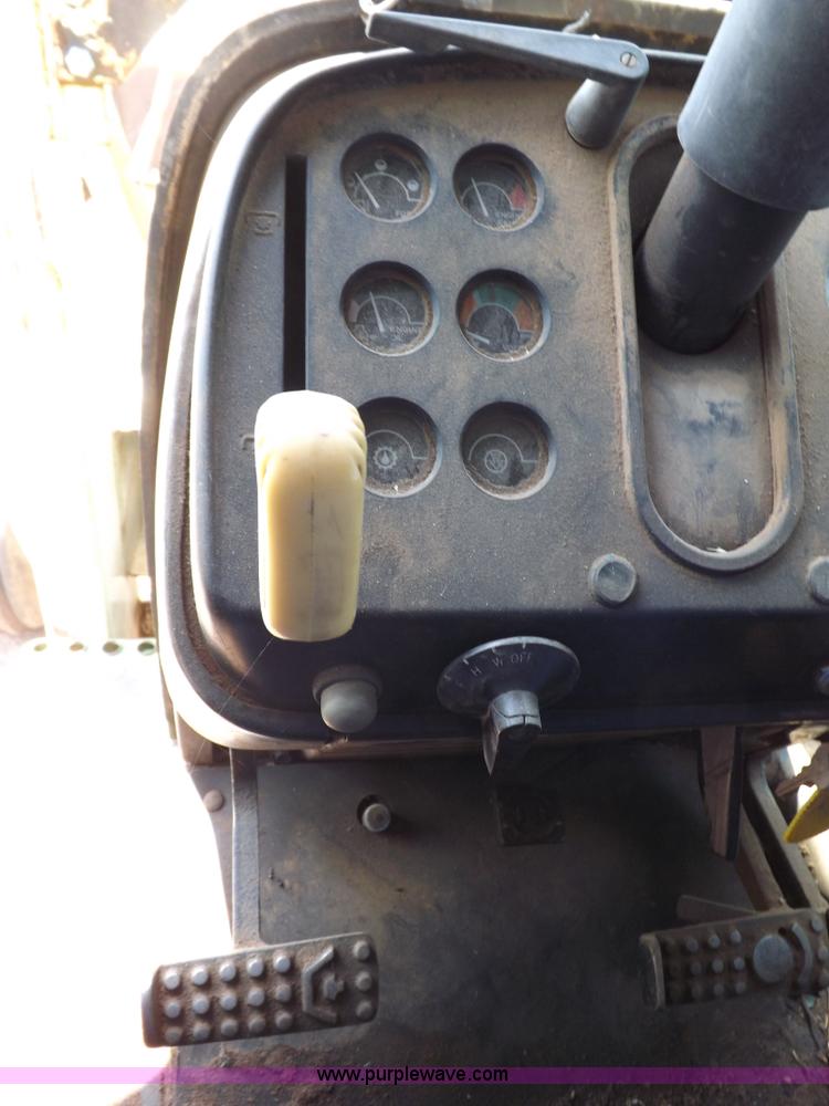 image for item H1805 1975 John Deere 4630 tractor