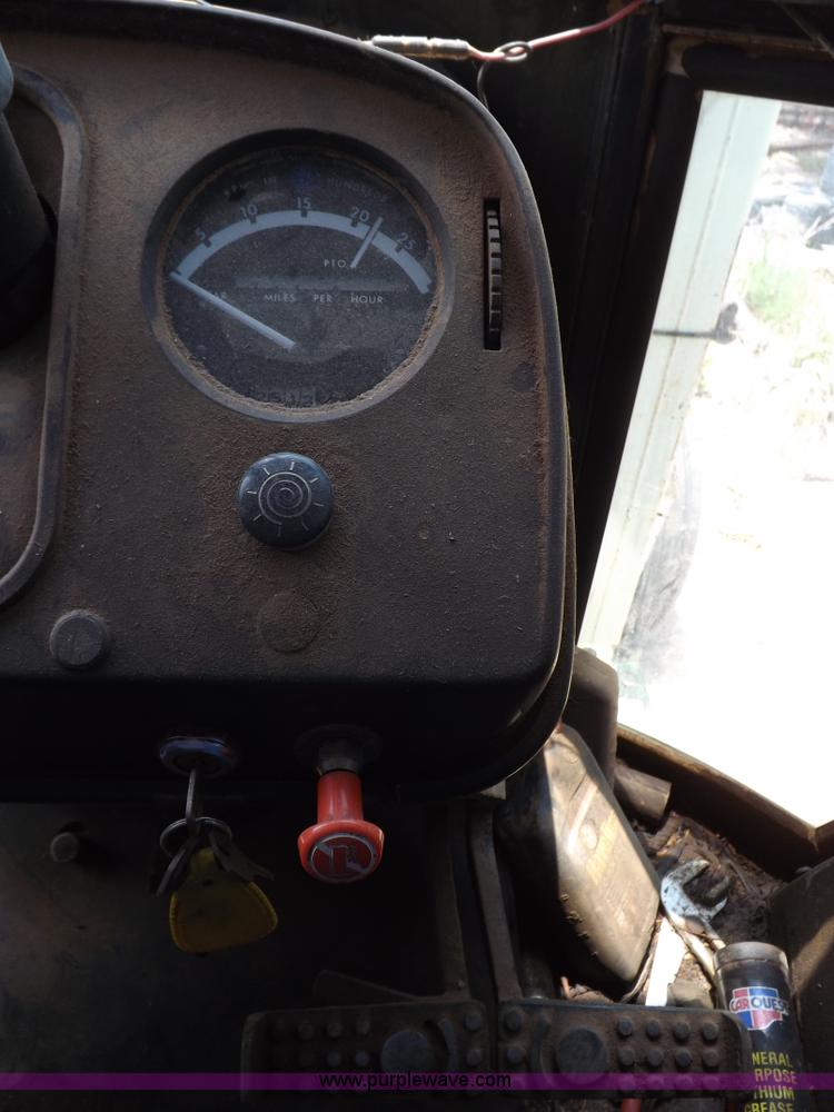 image for item H1805 1975 John Deere 4630 tractor