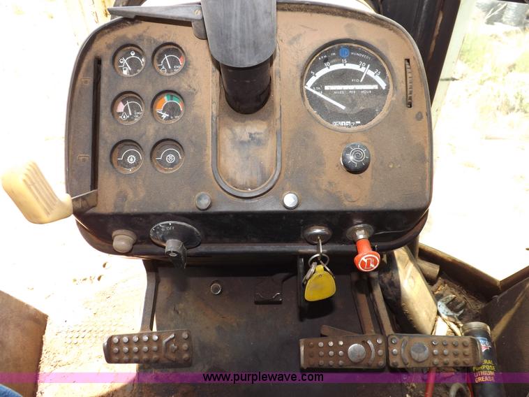 image for item H1805 1975 John Deere 4630 tractor