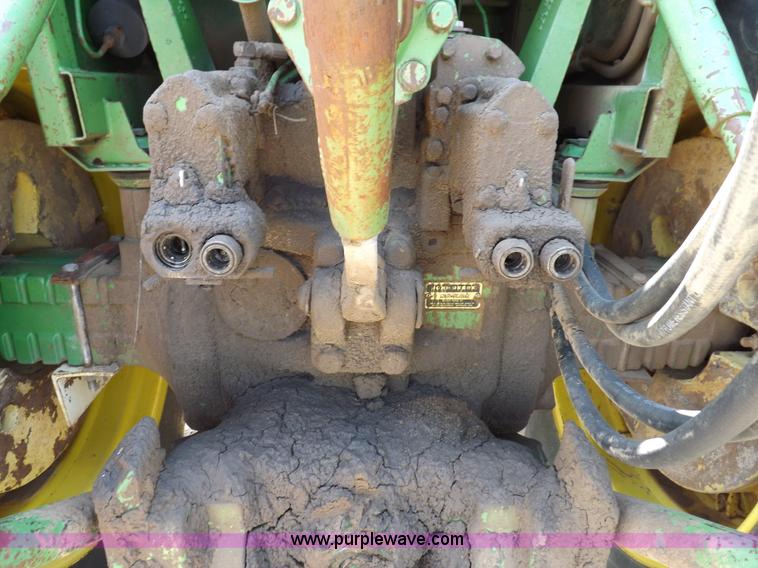 image for item H1805 1975 John Deere 4630 tractor