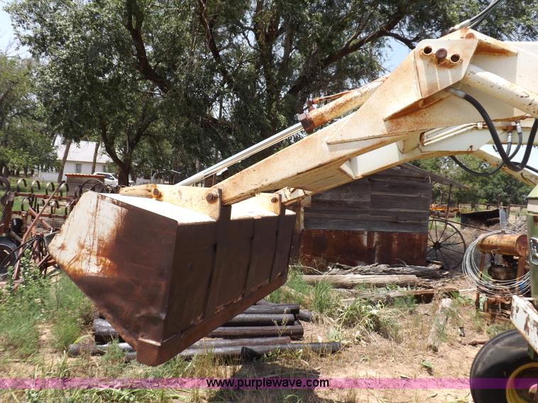 image for item H1805 1975 John Deere 4630 tractor