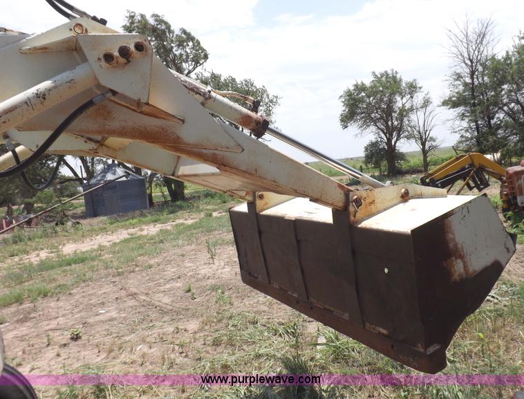 image for item H1805 1975 John Deere 4630 tractor