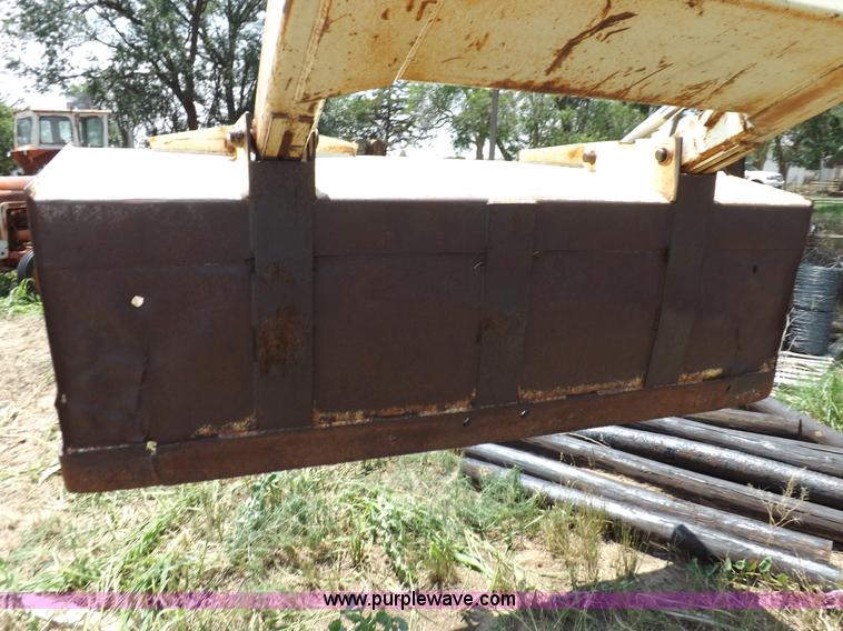 image for item H1805 1975 John Deere 4630 tractor