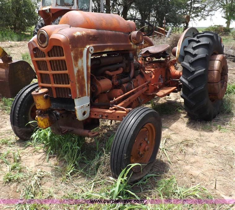 image for item H1806 Ford 700 tractor
