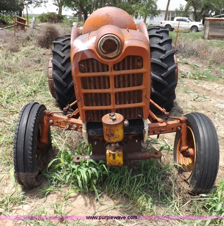 image for item H1806 Ford 700 tractor