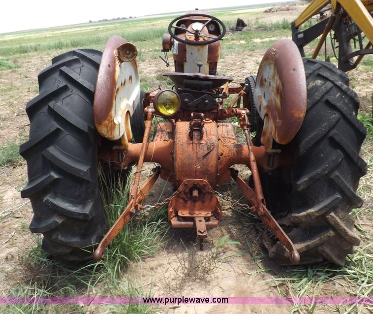 image for item H1806 Ford 700 tractor