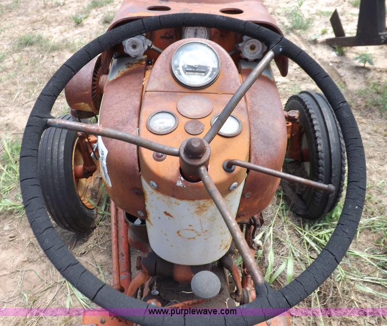 image for item H1806 Ford 700 tractor