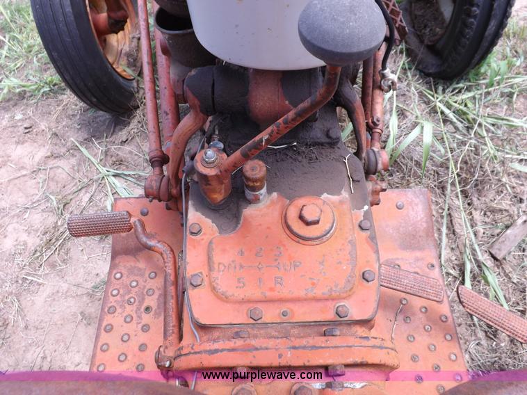 image for item H1806 Ford 700 tractor