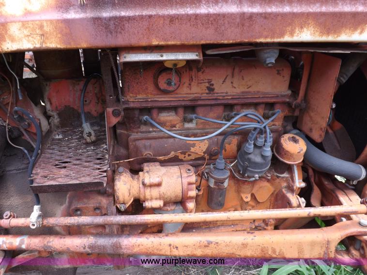 image for item H1806 Ford 700 tractor