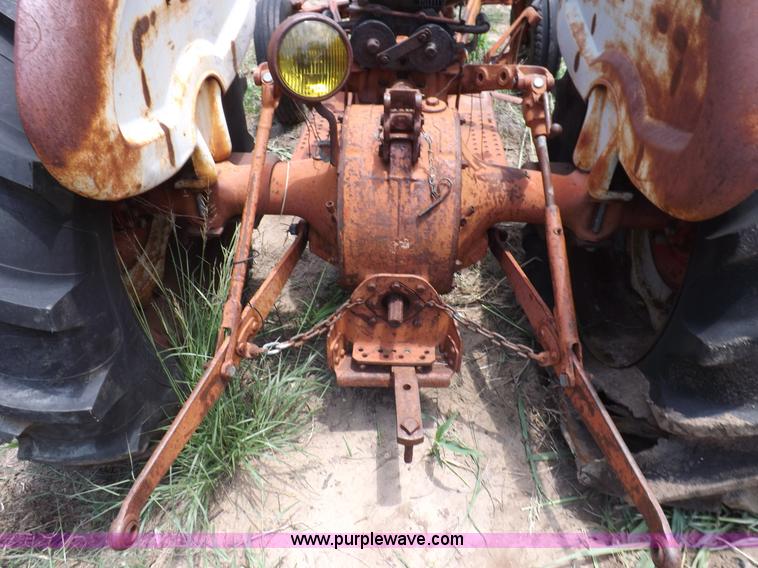 image for item H1806 Ford 700 tractor