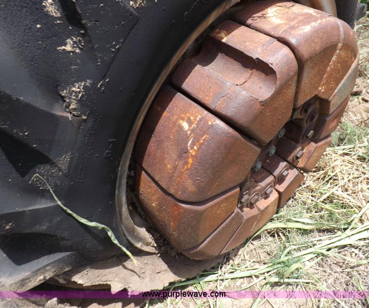 image for item H1806 Ford 700 tractor