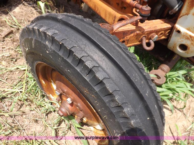 image for item H1806 Ford 700 tractor