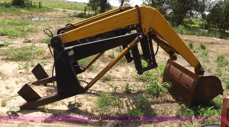 image for item H1806 Ford 700 tractor