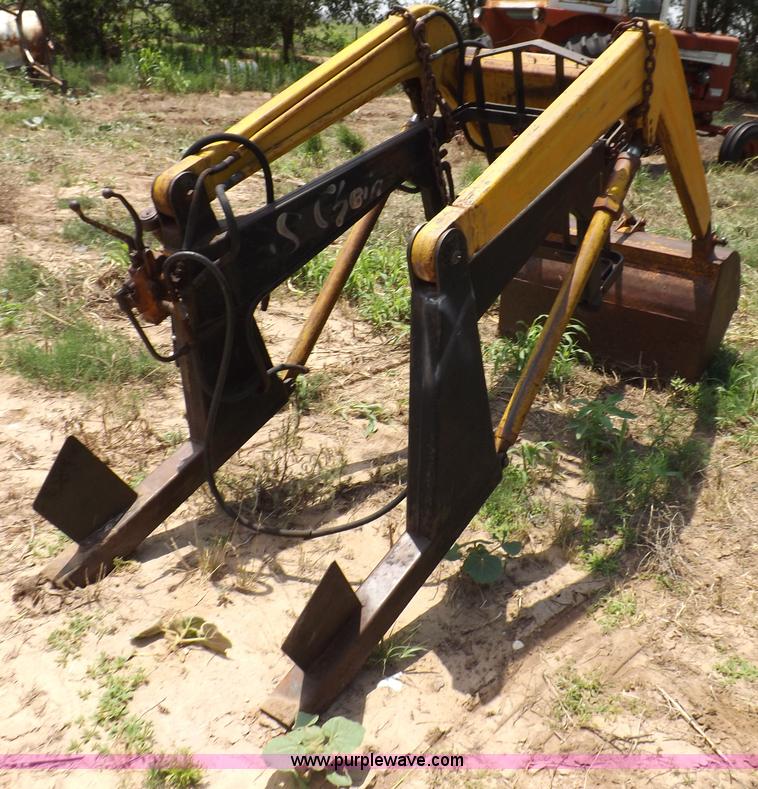 image for item H1806 Ford 700 tractor