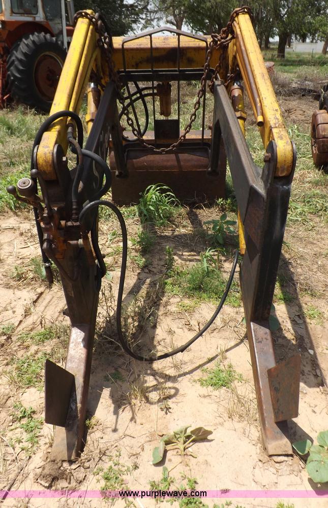 image for item H1806 Ford 700 tractor