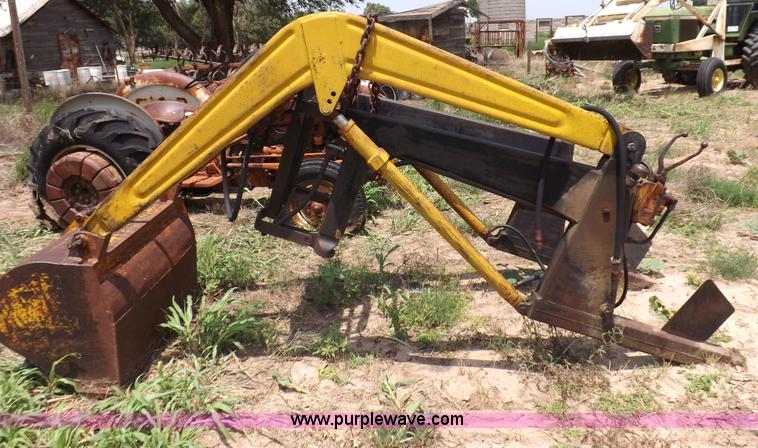 image for item H1806 Ford 700 tractor