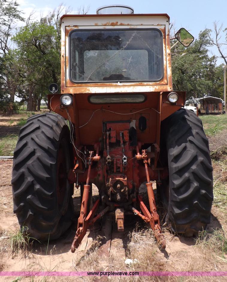 image for item H1807 International 856 tractor