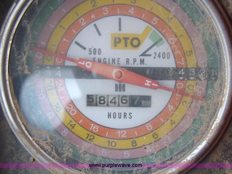 image for item H1807 International 856 tractor