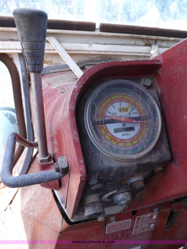 image for item H1807 International 856 tractor