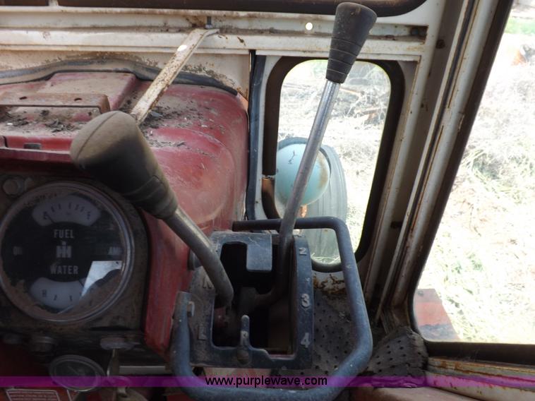 image for item H1807 International 856 tractor