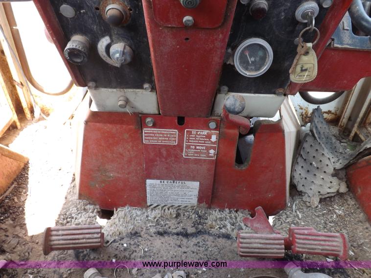 image for item H1807 International 856 tractor