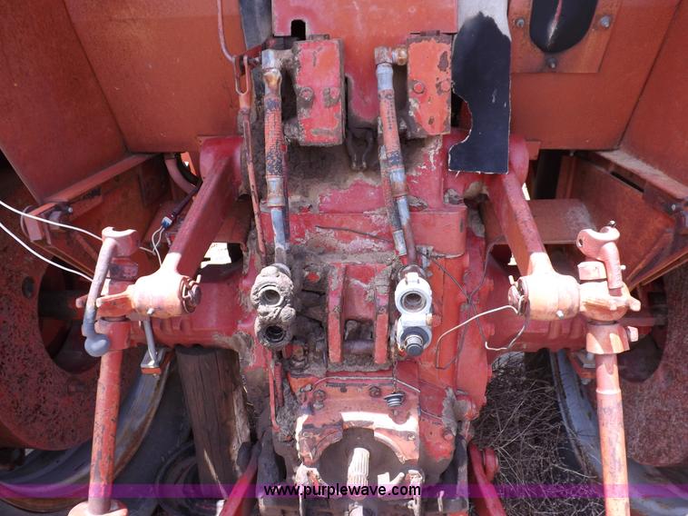 image for item H1807 International 856 tractor