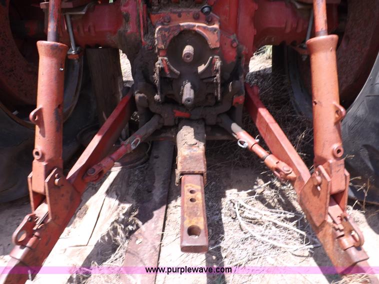 image for item H1807 International 856 tractor