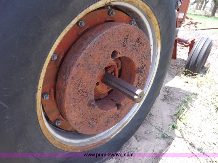 image for item H1807 International 856 tractor