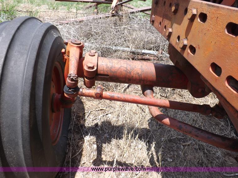 image for item H1807 International 856 tractor