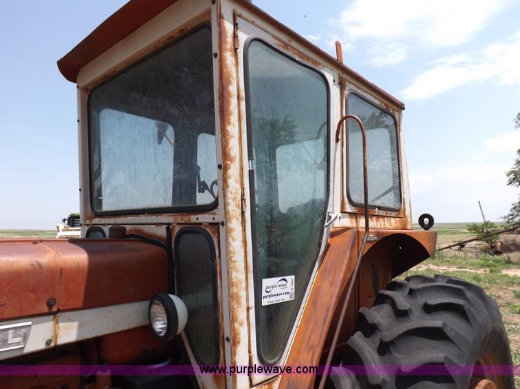 image for item H1807 International 856 tractor