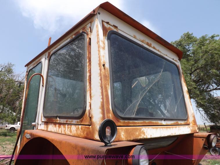 image for item H1807 International 856 tractor