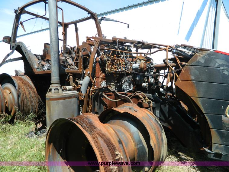 image for item H2456 2011 Case IH Magnum tractor