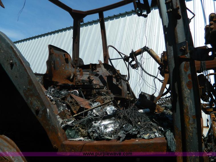 image for item H2456 2011 Case IH Magnum tractor