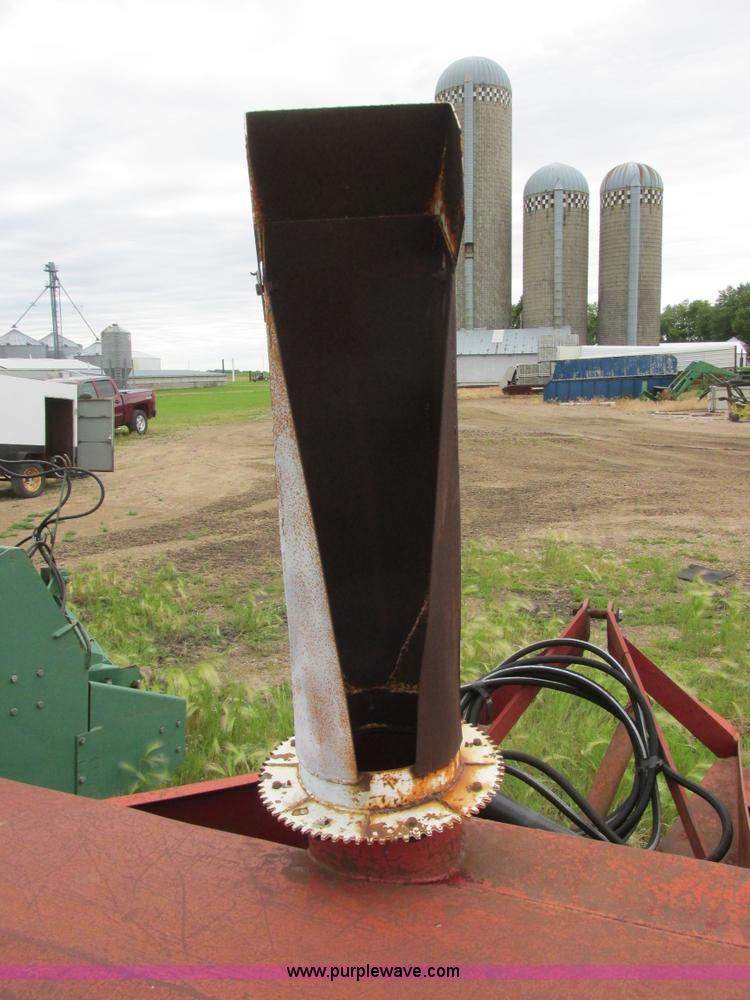 image for item I2508 Loftness snow blower