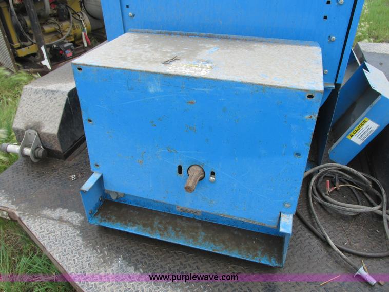 image for item I2511 Goosen bale chopper