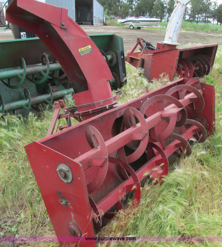 image for item I2515 International 80 snow blower