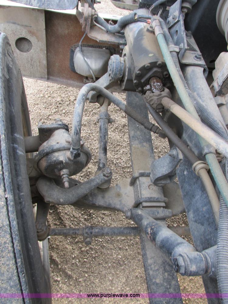 image for item I2518 1987 International F9370 semi truck