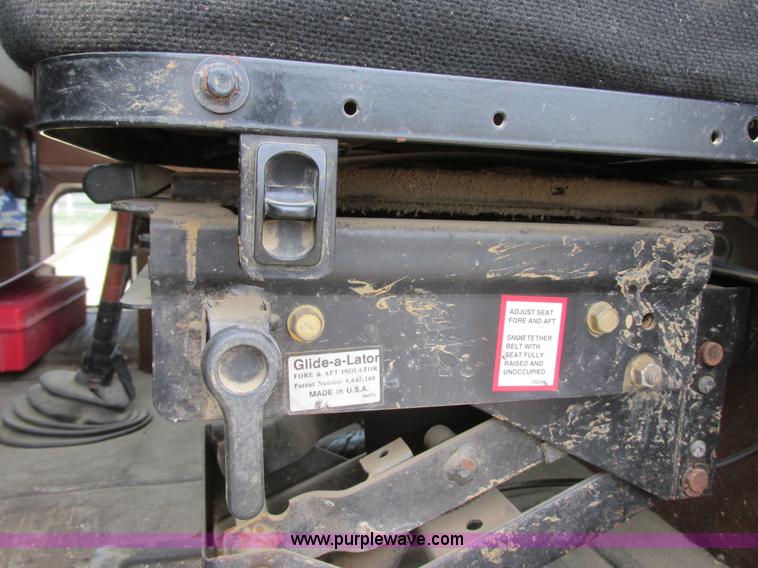 image for item I2518 1987 International F9370 semi truck