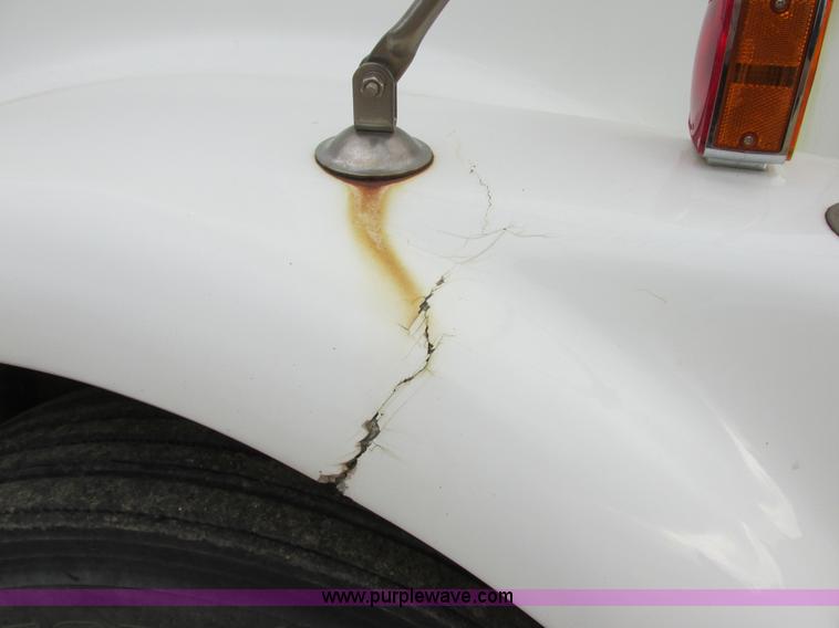 image for item I2518 1987 International F9370 semi truck