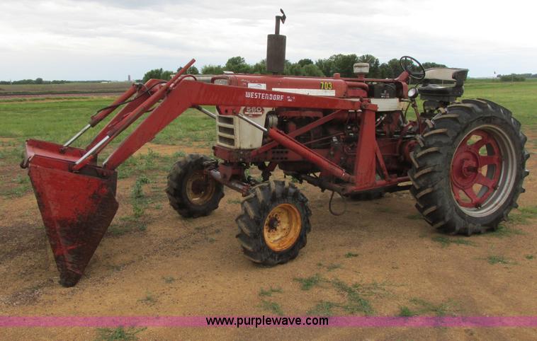 image for item I2519 Farmall 560 tractor