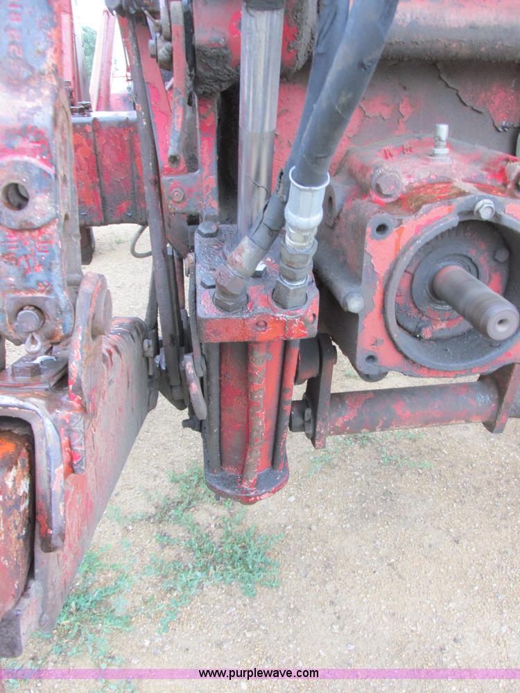 image for item I2519 Farmall 560 tractor