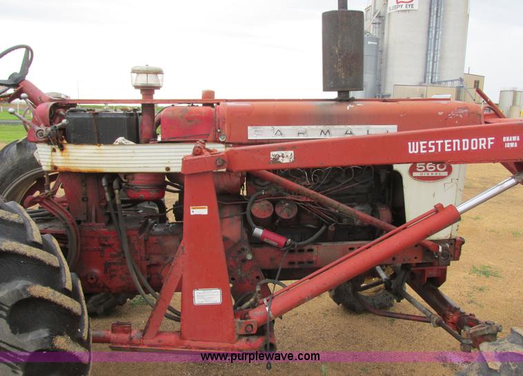 image for item I2519 Farmall 560 tractor