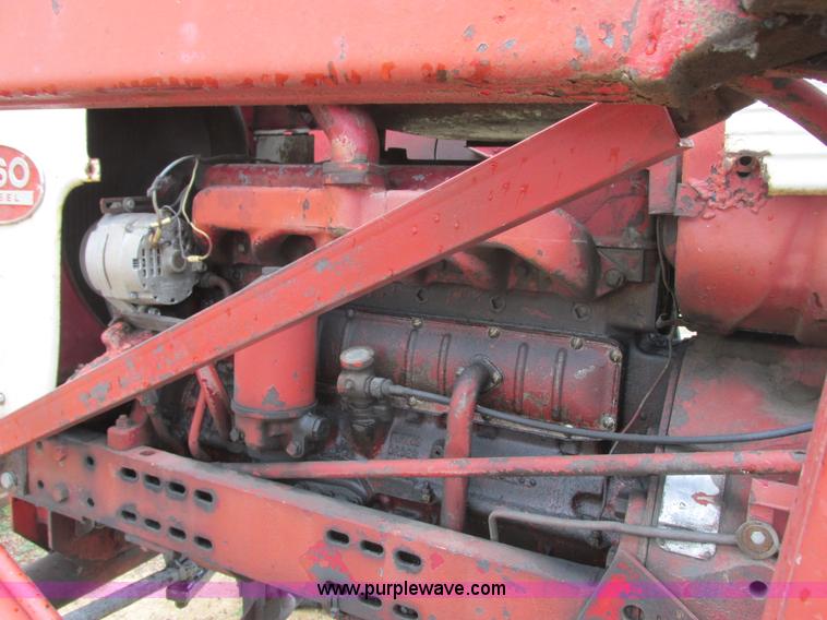 image for item I2519 Farmall 560 tractor