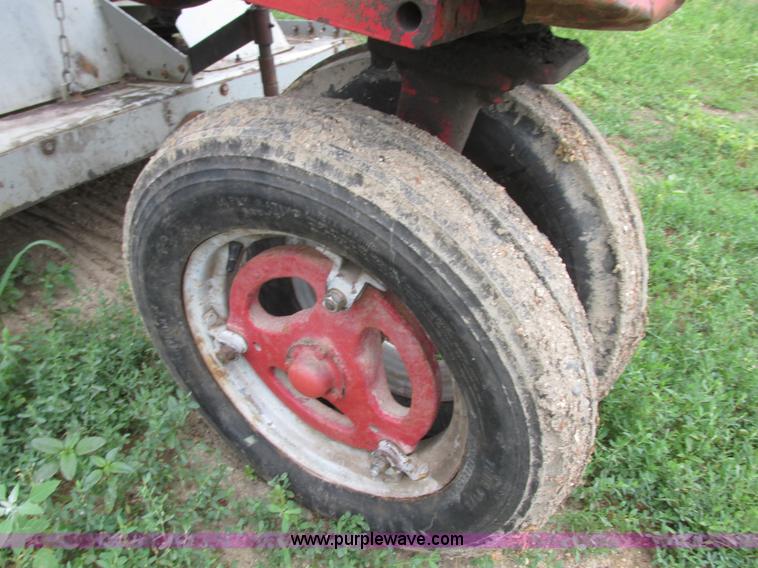 image for item I2520 International C tractor