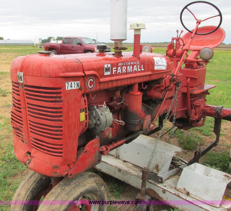 image for item I2520 International C tractor
